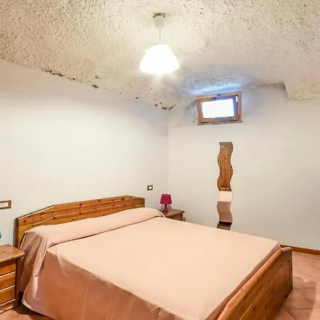 Awesome In With Wifi And 1 Bedrooms Prázdninový dům *