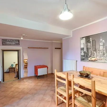 Awesome In With Wifi And 1 Bedrooms Vescina